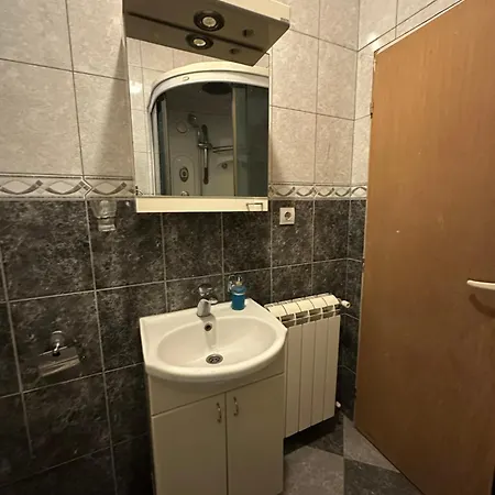 Ruby Apartment *